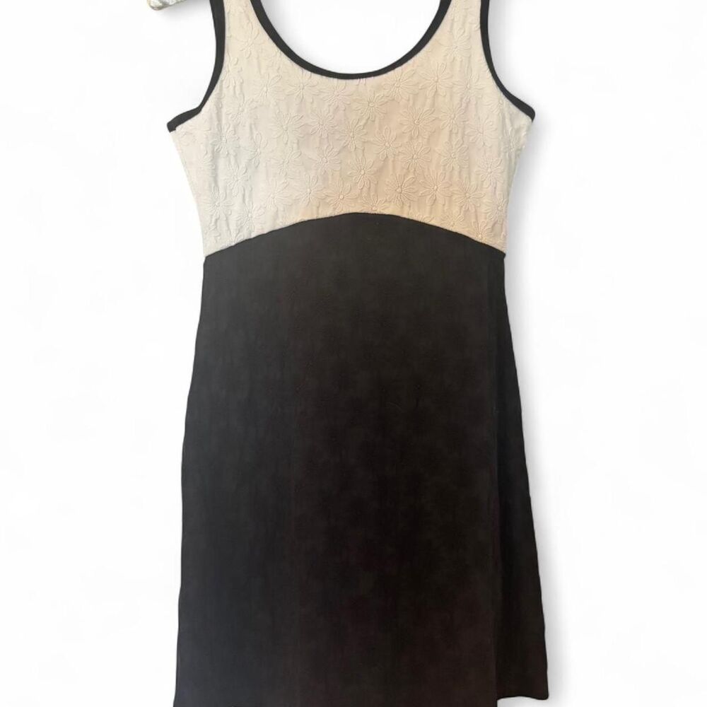 Body Action Design Medium Floral White and Black Mini Dress